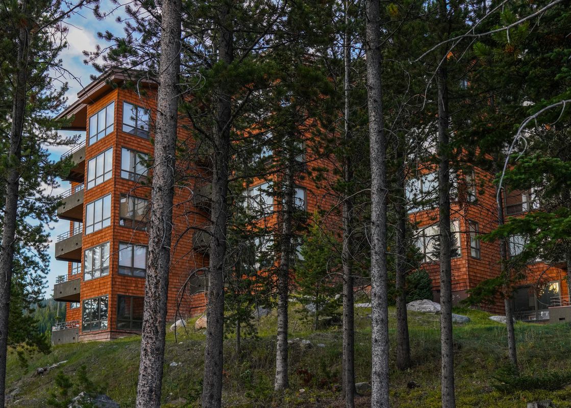 SkycrestExterior2019-03