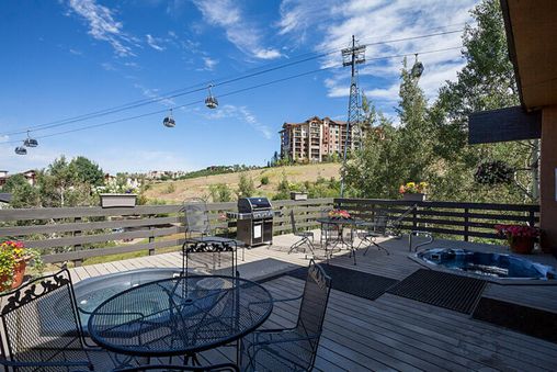 Outdoor Community Hot Tub