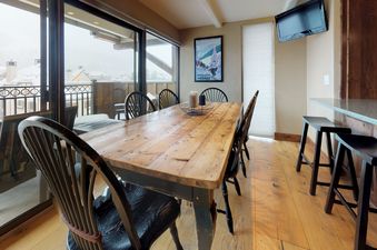 Landmark305DiningRoom