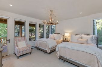 15 Crystal Chalet