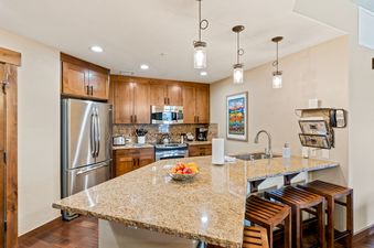 07 Trailhead Lodge 3107
