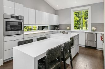 10 Alpine Haus Kitchen