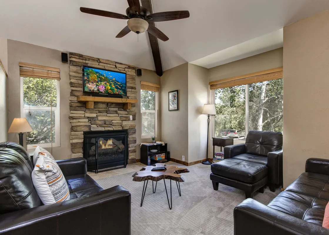 01 Hidden Creek 4C
