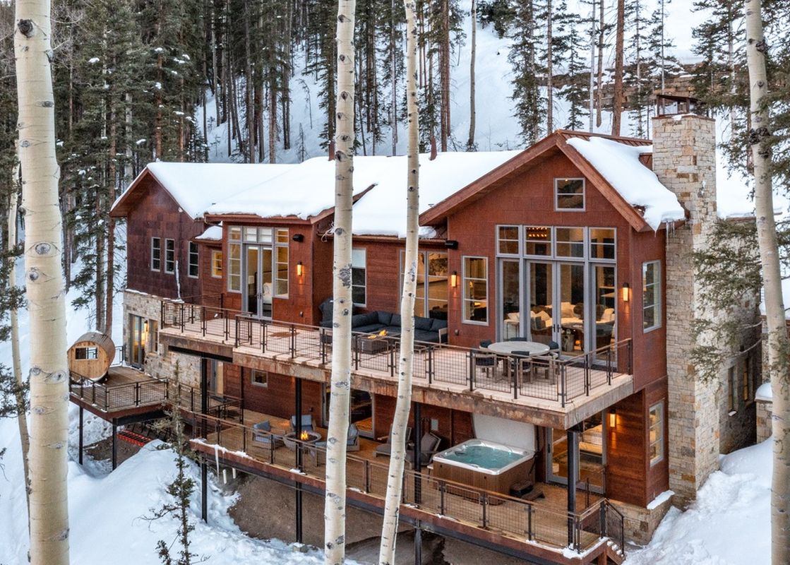 00 Fire and Ice Winter Exterior