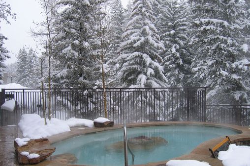 Outdoor Community Hot Tub
