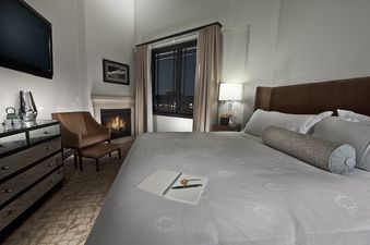 Waldorf Astoria Park City 1 King Bed with Fireplace