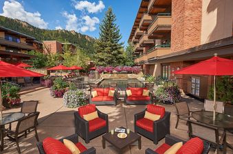 courtyard-furniture-summer