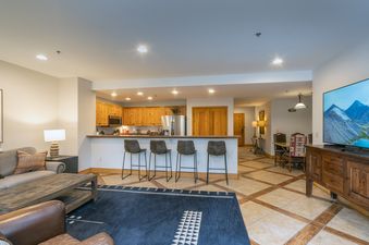 Bear Creek Lodge 206
