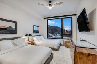 Electric Pass Lodge 604