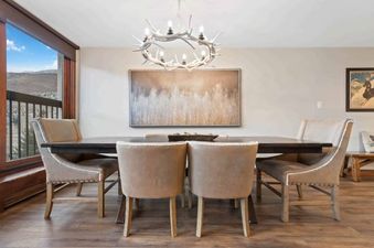 05 Dining