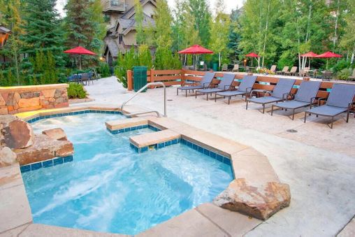 Outdoor Community Hot Tub