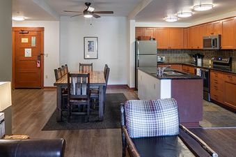 The Village Lodge Deluxe 3 Bedroom