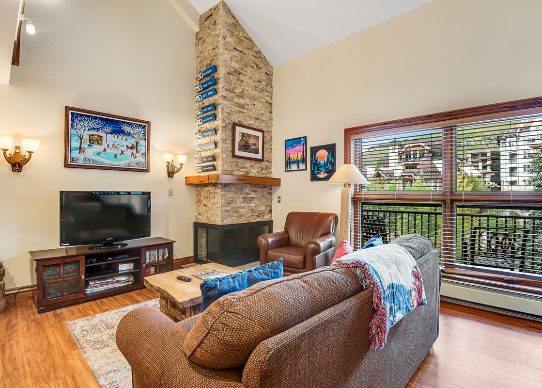 01 Living Room