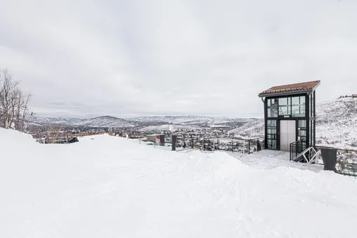 Ski-in Ski-out access