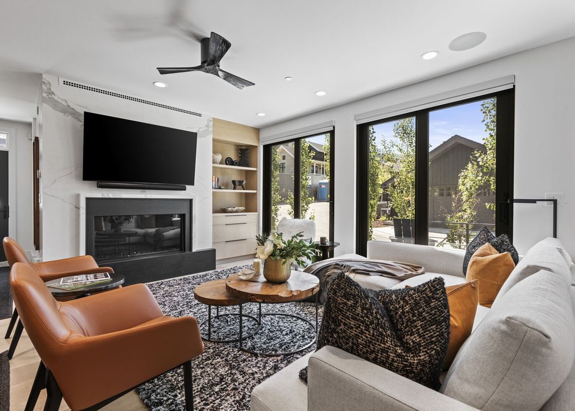 The living room at Abode at Hollow Mountain is modern and inviting.