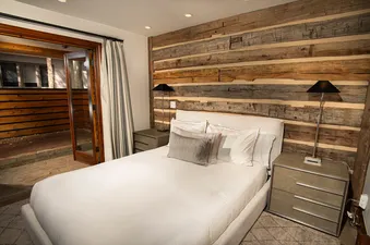 12 RiverRock