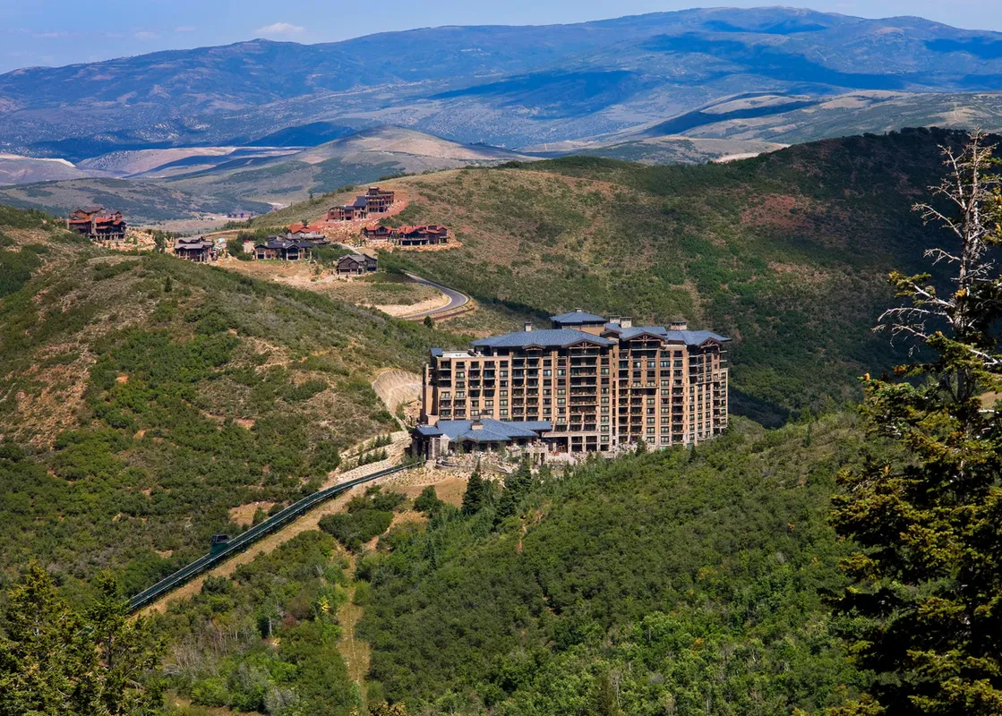 St Regis DV Exterior
