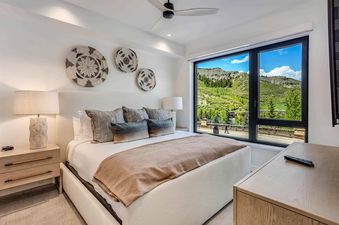 Electric Pass Lodge 106