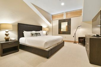 05 Grand Summit 4 BR PH