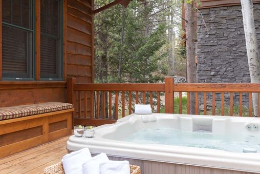 Private Outdoor Hot Tub