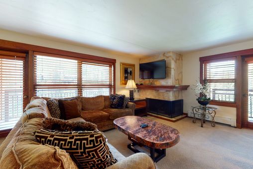 Gas fireplace