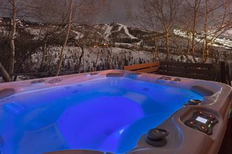 05 Private Hot Tub