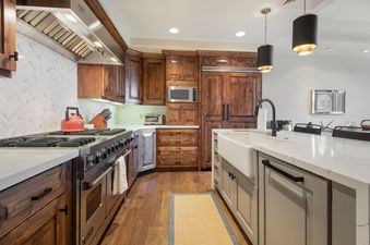 SilverStrikeLodge704-3Bed+Den 62