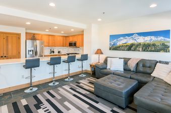 Bear Creek Lodge 209AB