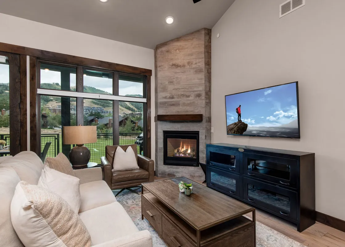02 Living Room