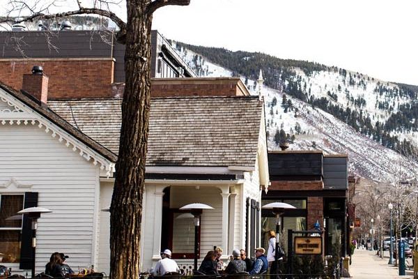 The White House Tavern