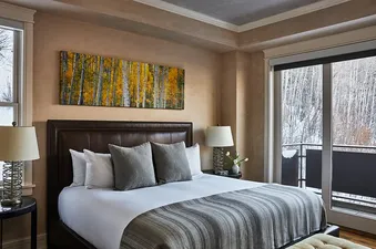 04 Slopeside Residence SW301