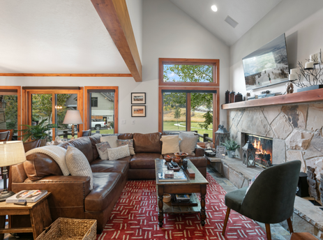Deer Lake Village 2477