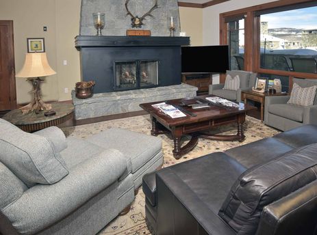 Hummingbird Lodge C102 in Bachelor Gulch Village