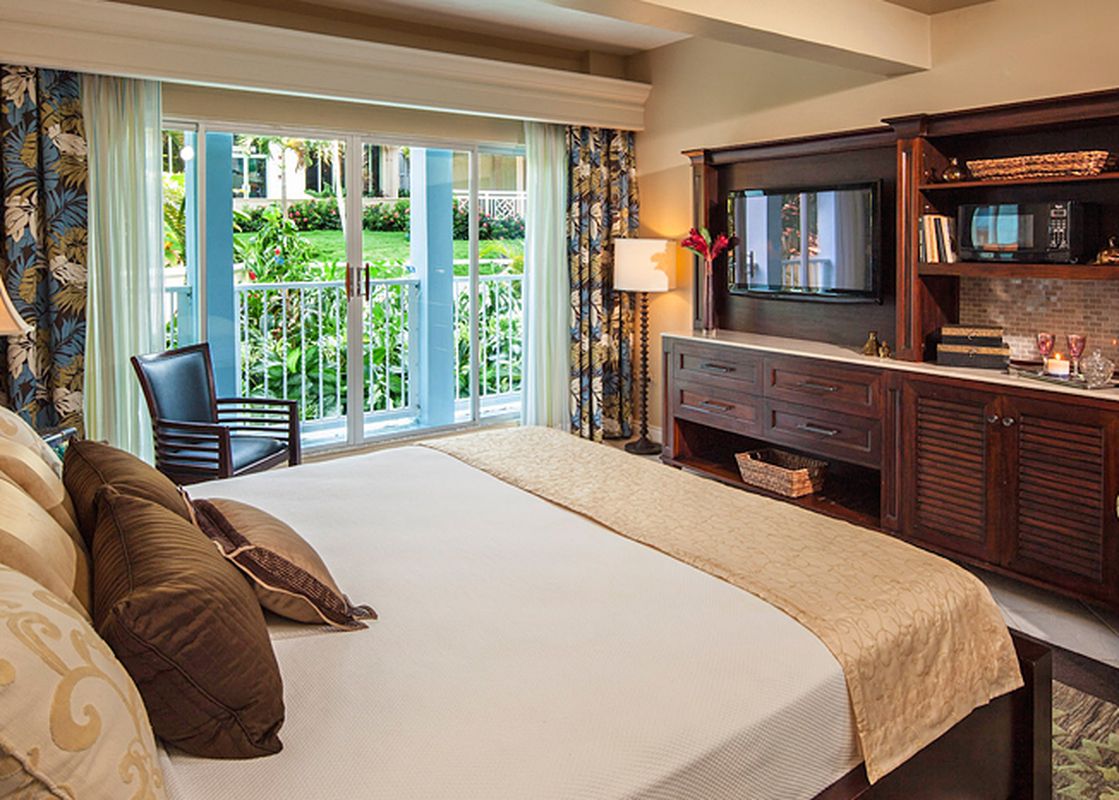 01 Caribbean Luxury Family Sized Suite King PK