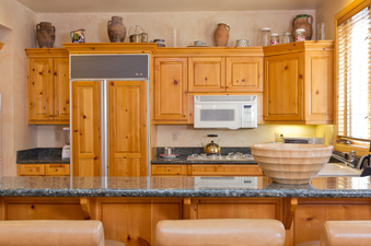Trails End Lodge 17 Kitchen