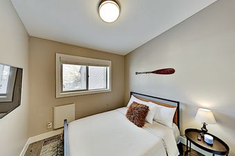 17 Bedroom