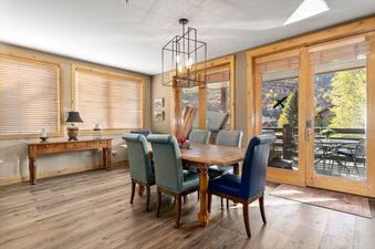 Trails End Lodge 101