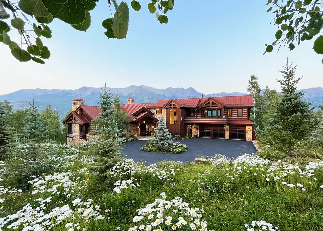 01 San Sophia Manor Summer Exterior