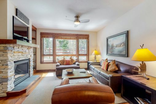 Gas fireplace