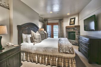 Stein Eriksen Lodge Luxury Two Bedroom Suite with Hot Tub