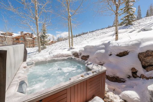 Hot Tub (Private)
