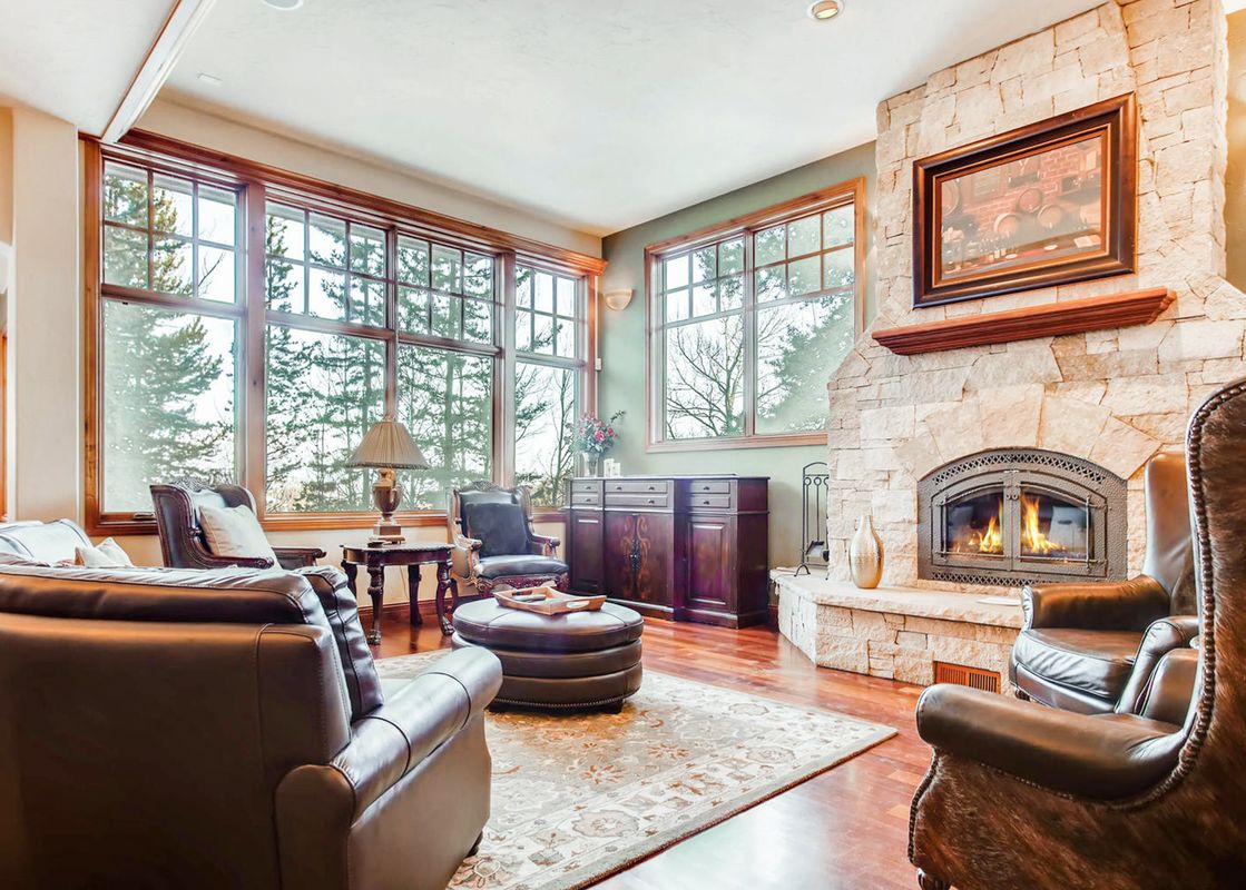 02 Halcyon Mountain Chalet