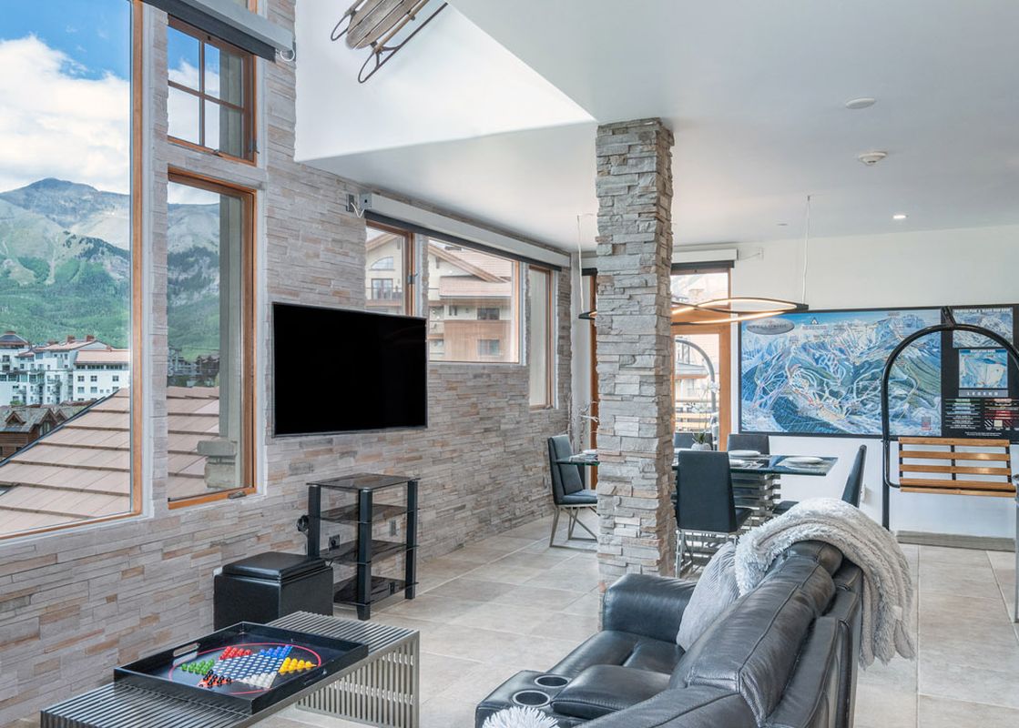 01 Sunshine Outlook Mountain Village Living Room3