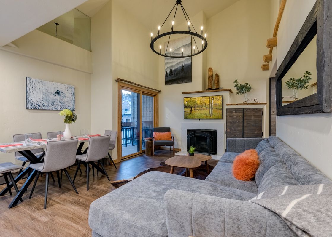 01 Living Room