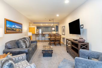 Bear Creek Lodge 105A