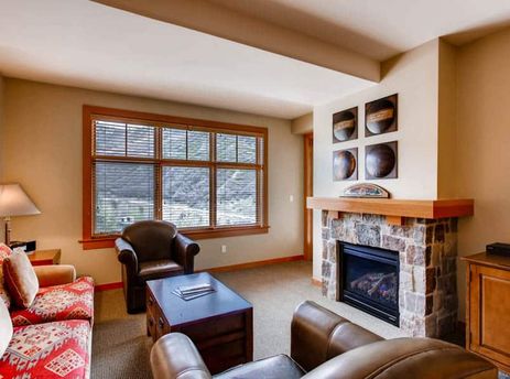 Capitol Peak Lodge 3415