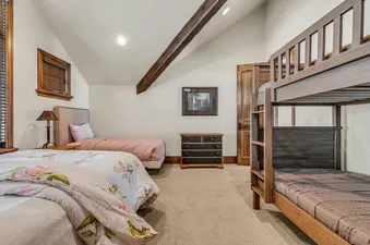 24 Promontory Ridge