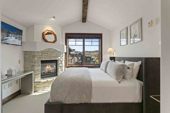 Silver Strike Lodge 702
