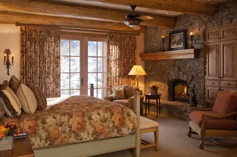 07 Master King Bedroom
