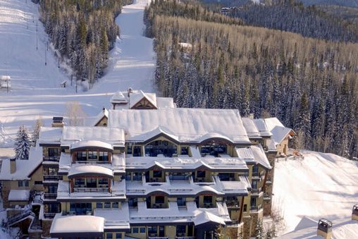 Slope side ski-in/ski-out